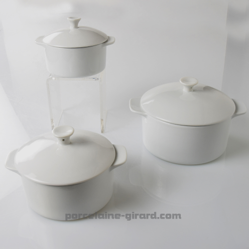 COCOTTE AVEC COUVERCLE 26CL 13X10CM HT4.9CM //