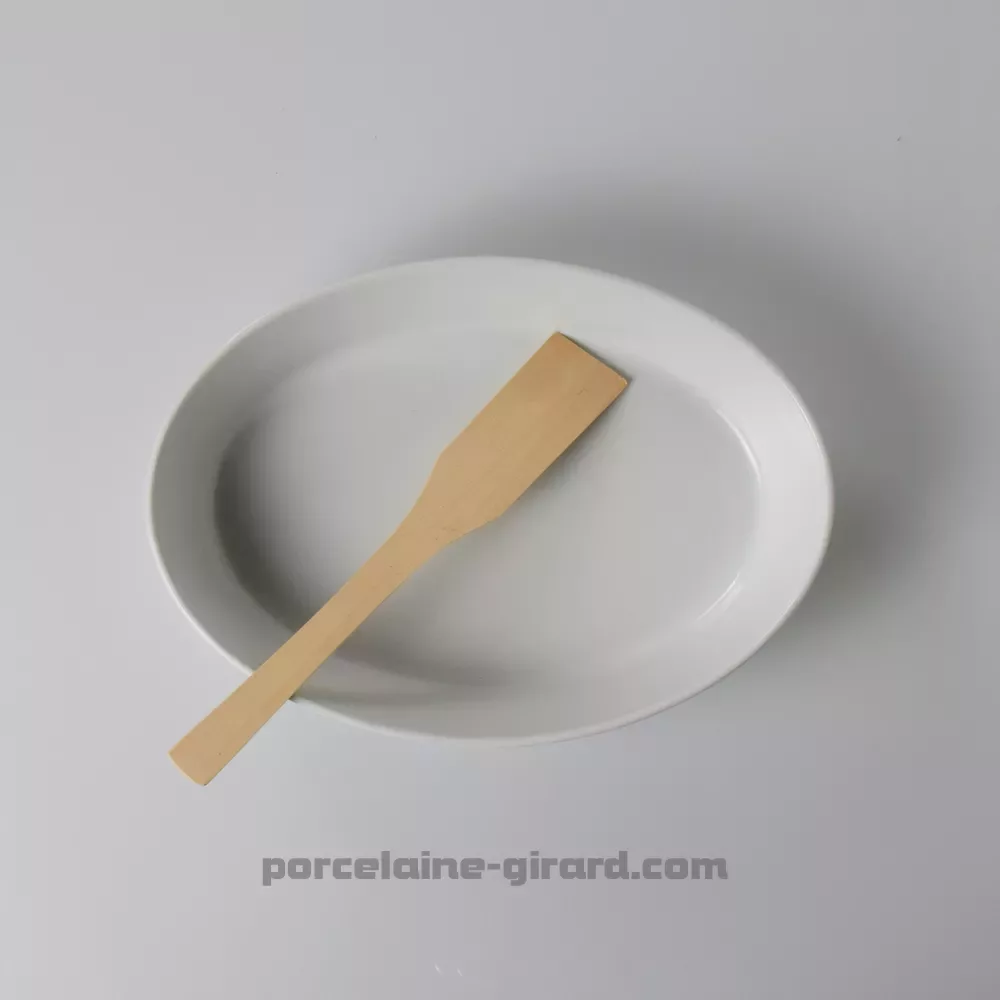 PLAT A FOUR OVALE 28.4X20CM HT 5.7CM  /