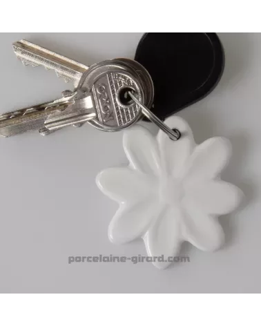 PENDENTIF MARGUERITE DIAMETRE  5.3CM  /