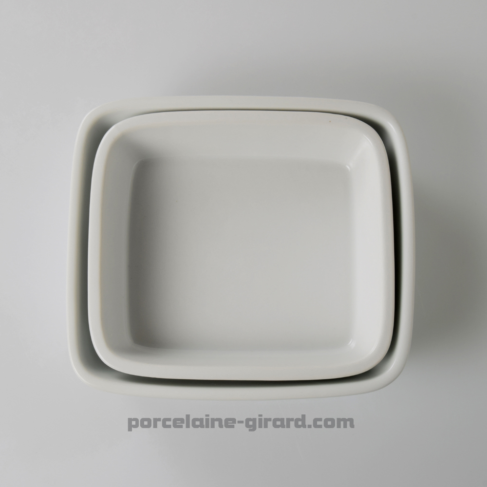 PLAT A FOUR RECTANGULAIRE 17.5X15.6CM HT 4.6CM 55CL /