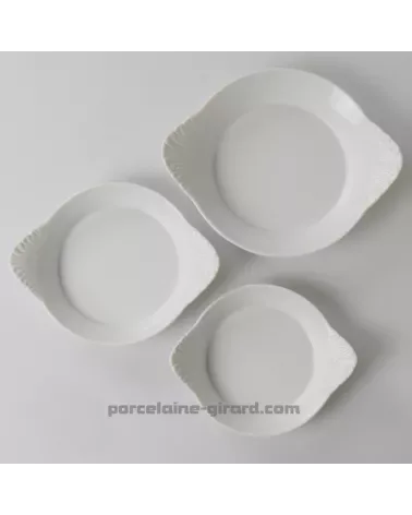 PLAT ROND OREILLES 17.3. X 14CM HT 2.4CM   /
