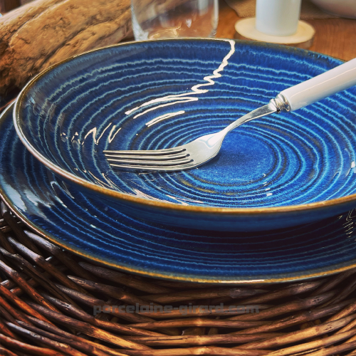 ASSIETTE CALOTTE MALO 22CM DE COULEUR BLEUE EN GRES/