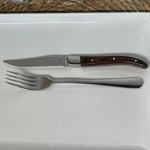 COUTEAU A STEAK AVEC CANNELU