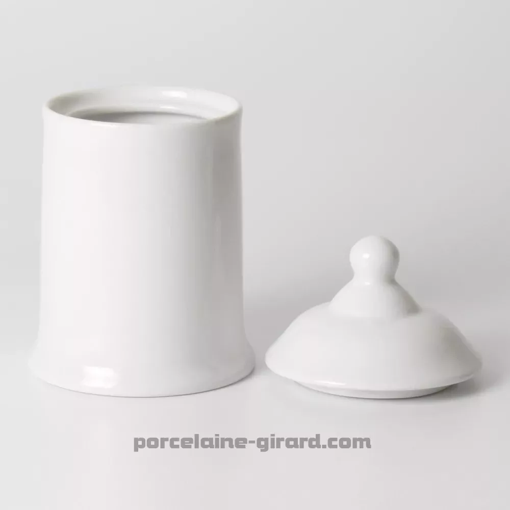 POT DE CUISINE AVEC SON COUVERCLE .HAUTEUR 18CM DIAMETRE 9CM /
